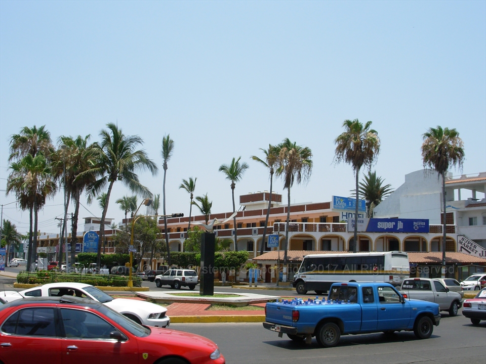 The central corner entrance tower of Hotel San Diego