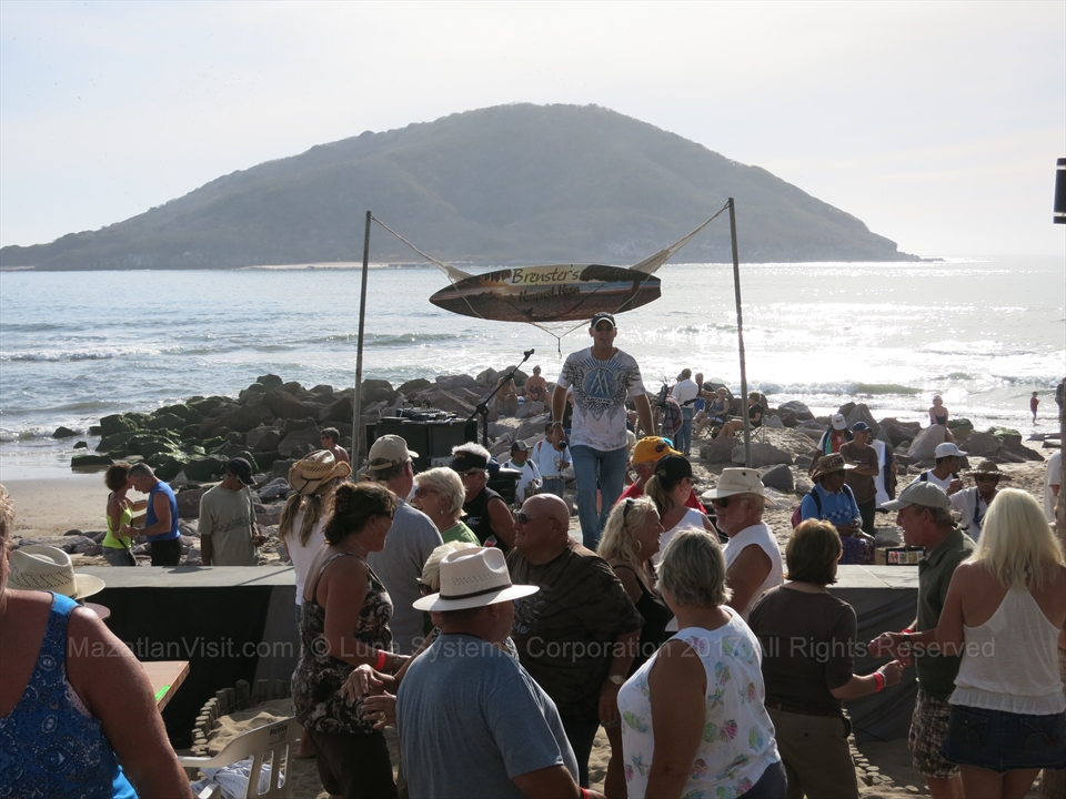 Car rental and tour options on display along the hotel strips of Mazatlán