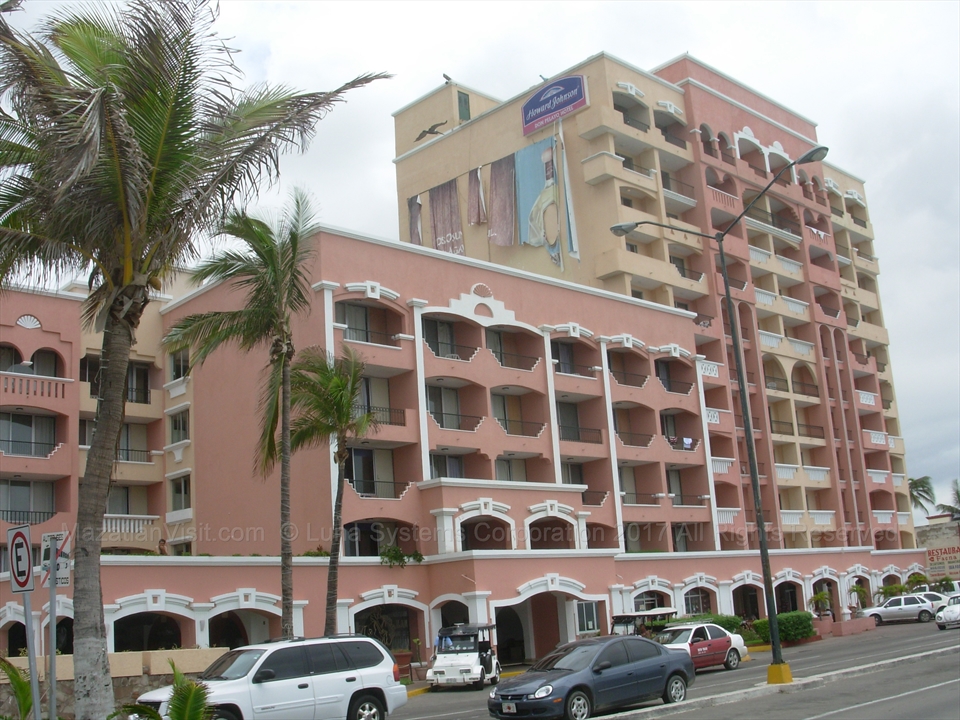 The front main facade of Hotel Don Pelayo along Avenida del Mar