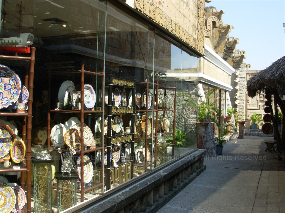 Artisan market crafts and retail inside Mazatlán