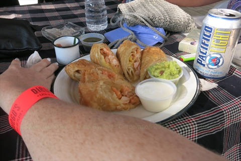 Friendly service and dining on the beach in Mazatlán
