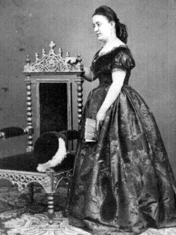 Angela Peralta